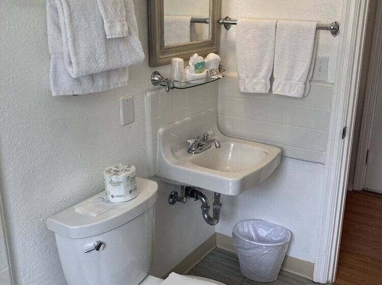 海景套房, Tillicum Beach Motel   Formerly Deane S Oceanfront Lodge