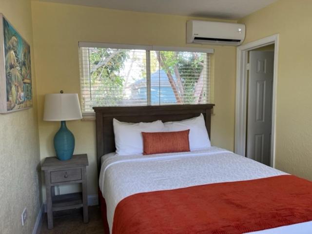 غرفة قياسية مطلّة علي البحر, Bay Harbor Lodge