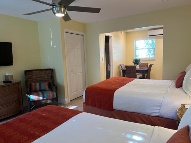 Студия Стандарт, Bay Harbor Lodge