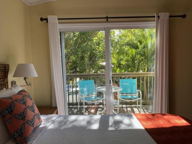 جناح جونيور, Bay Harbor Lodge