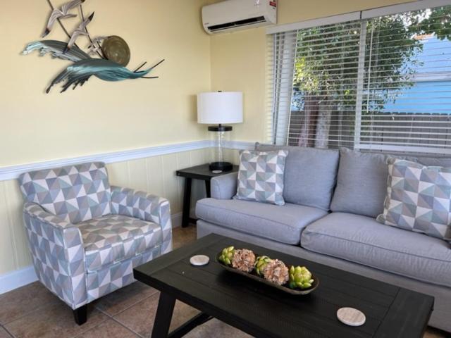 غرفة قياسية مطلّة علي البحر, Bay Harbor Lodge