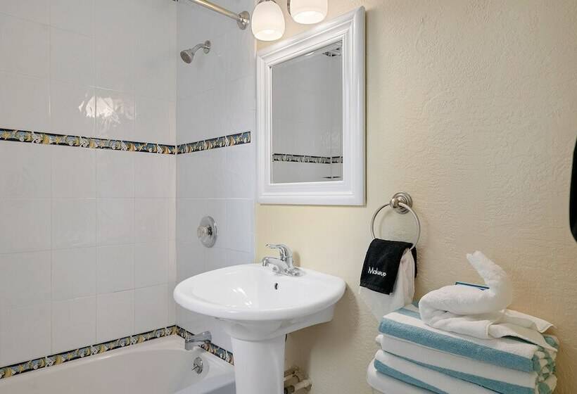 منزل غرفة نوم واحدة, Bay Harbor Lodge