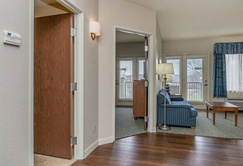 جناح, Port Of Kimberling Marina & Resort