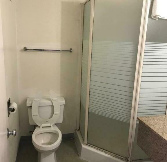 带2个双人床的标准工作室, Travel Inn