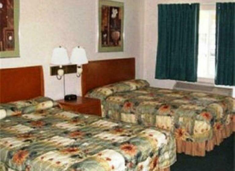 Номер Стандарт 2 Двуспальные Кровати, Country Inn