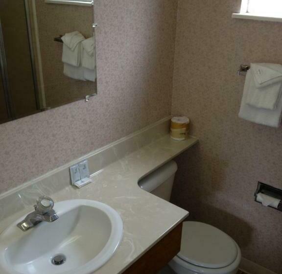 غرفه قياسيه سريرين مزدوجين, Country Inn