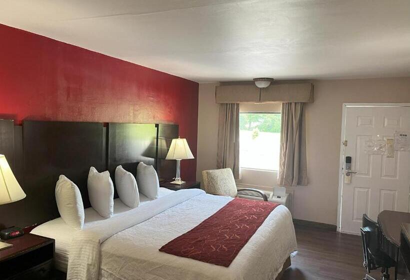 身障者適用キングサイズベッドルーム, Pinetree Inn