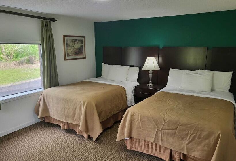 キャビン, Pinetree Inn