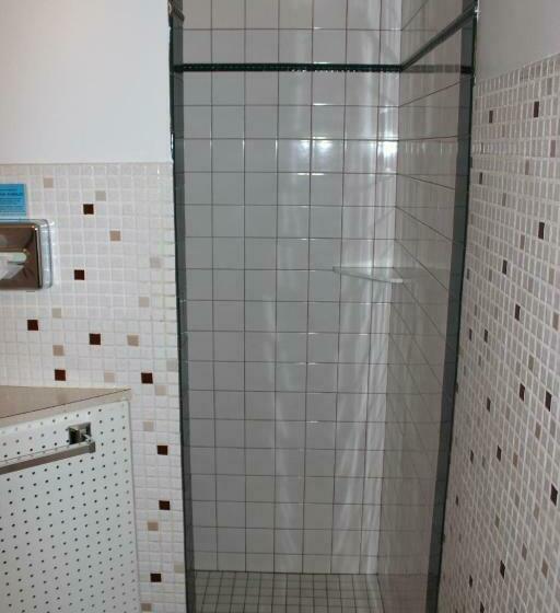 غرفة قياسية, Riverside Motel