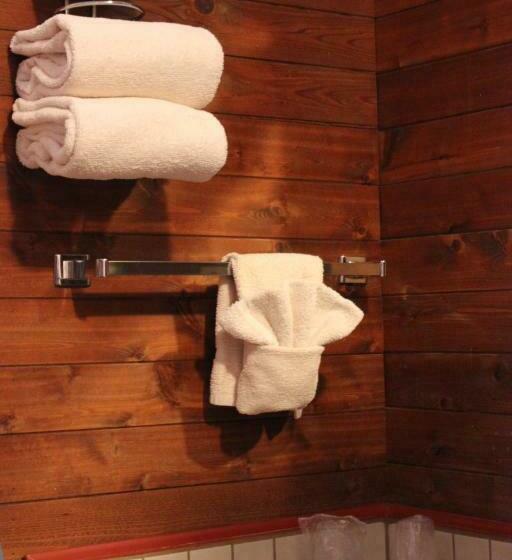 غرفة قياسية, Riverside Motel