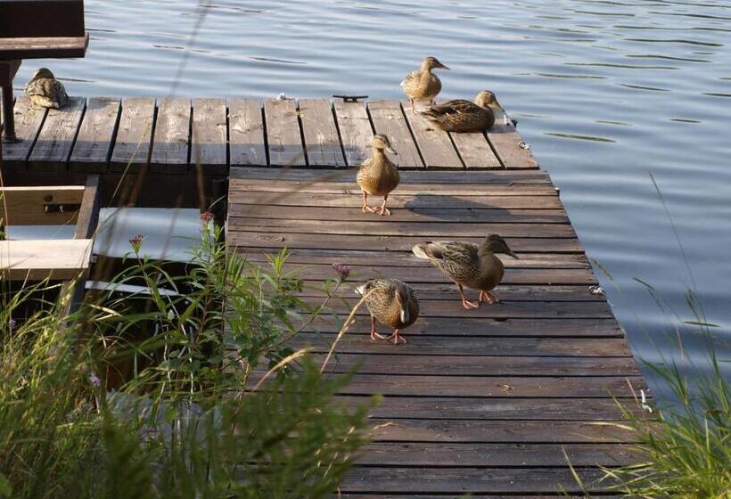 غرفة قياسية سرير كينج, Riverside Motel