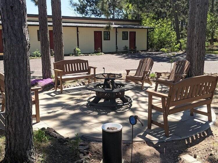 Номер Стандарт, Riverside Motel