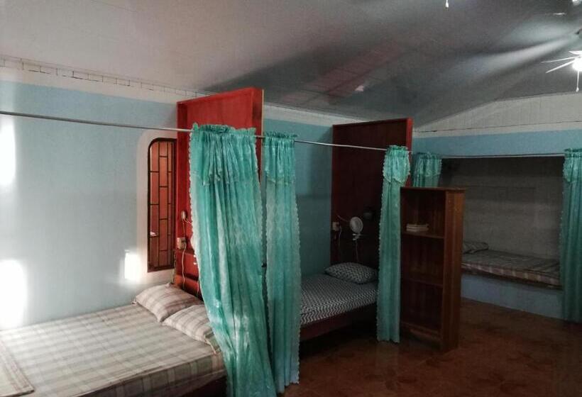 تختخواب در اتاق مشترک, Corcovado Wild Hostel