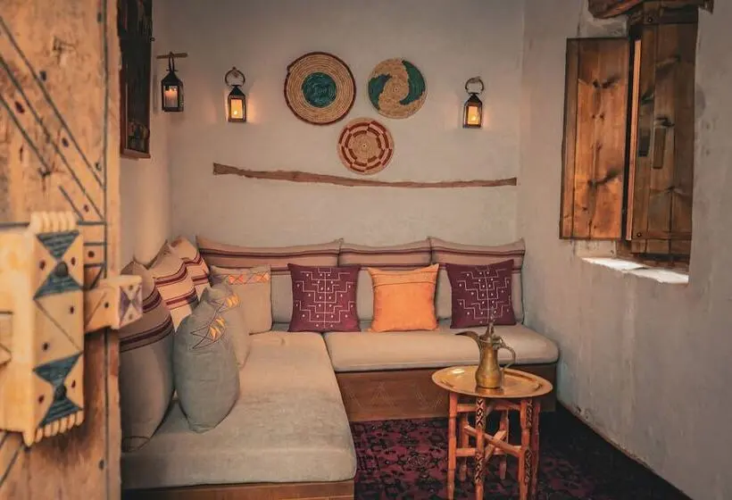 اتاق خانوادگی, Dar Tantora The House