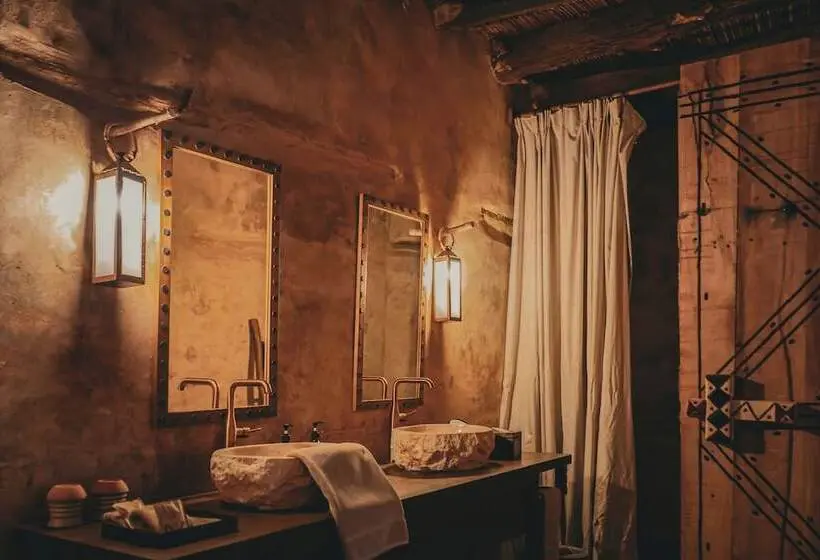 اتاق خانوادگی, Dar Tantora The House