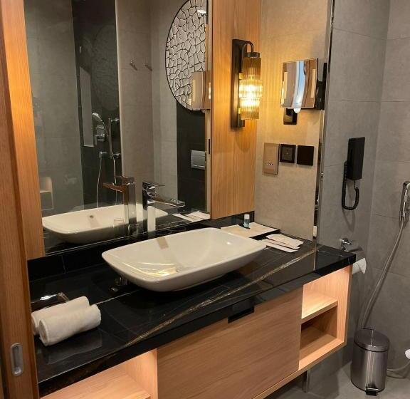 اتاق سوپریور با تخت بزرگ, Millennium Al Masar