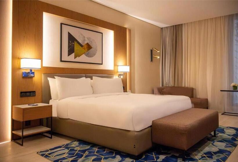 اتاق سوپریور با تخت بزرگ, Millennium Al Masar