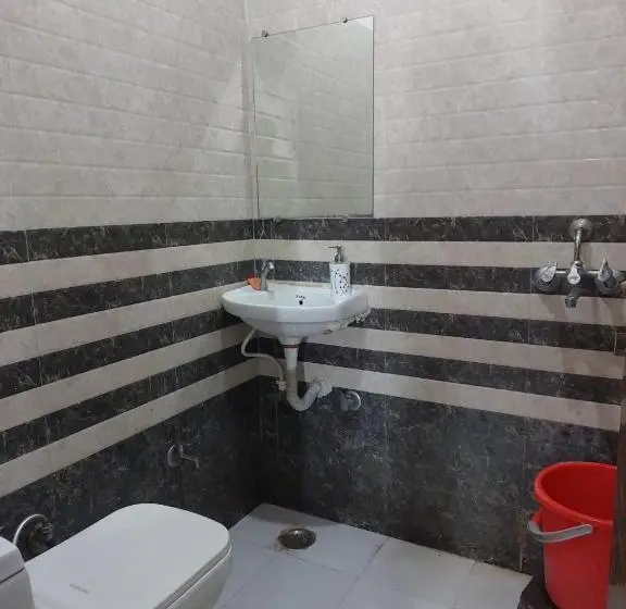 デラックスルーム, Saritashray Seva Dham