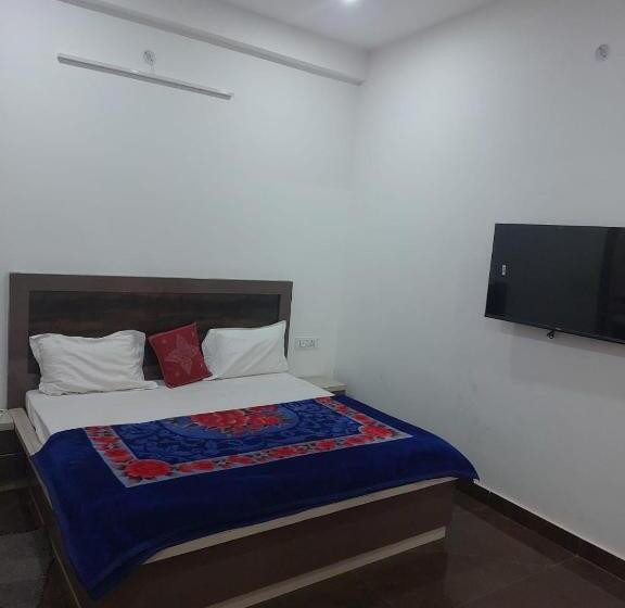 Deluxe Kamer, Saritashray Seva Dham