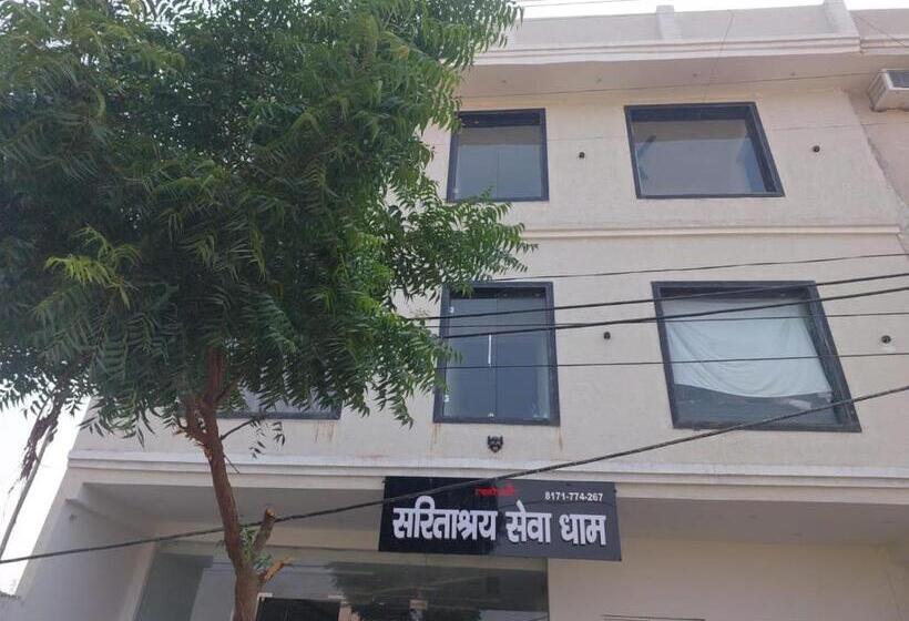 Standaard Vierpersoonskamer, Saritashray Seva Dham