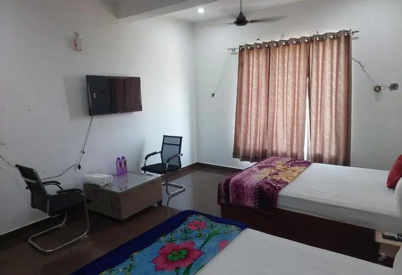 スタンダード４人部屋, Saritashray Seva Dham