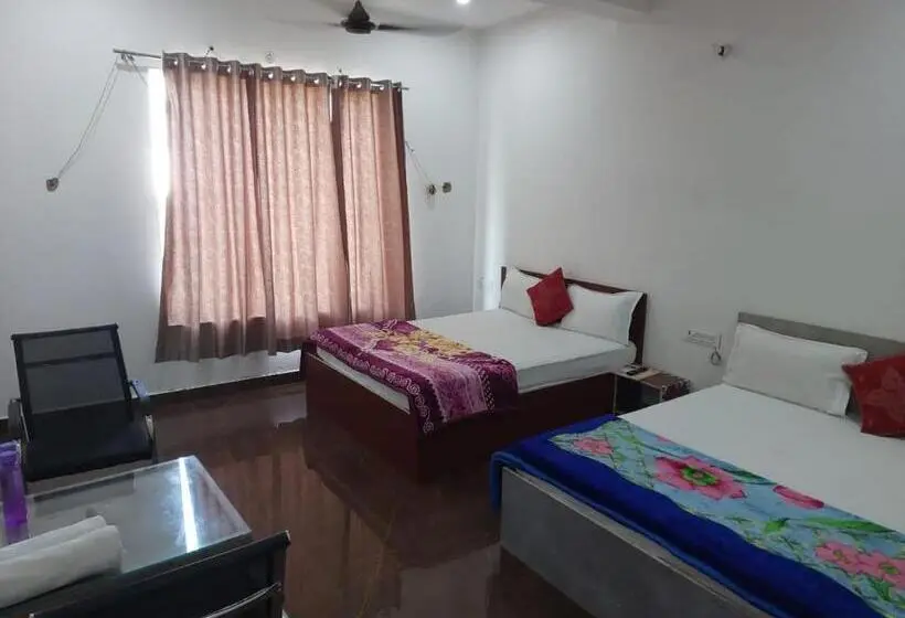 スタンダード４人部屋, Saritashray Seva Dham
