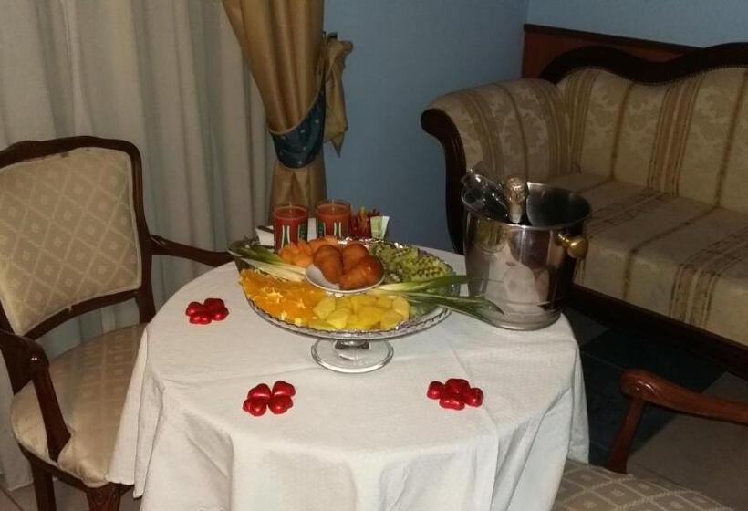 غرفة قياسية, Malaga