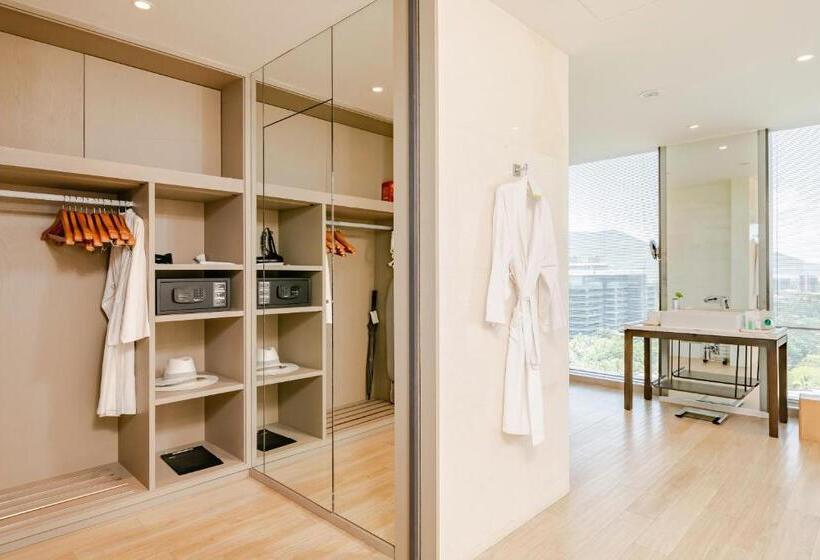 جناح مطلّ علي البحر, The Westin Blue Bay Resort & Spa