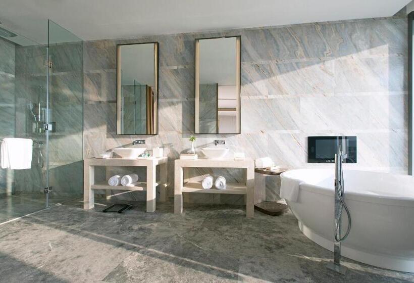 غرفة قياسية مطلّة علي البحر, The Westin Blue Bay Resort & Spa