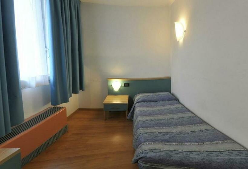 3-Bett-Standardzimmer, Vela