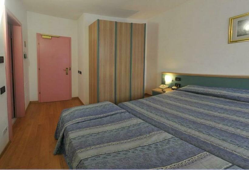 3-Bett-Standardzimmer, Vela