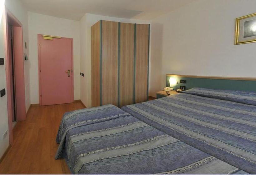 4 Bett Standardzimmer, Vela