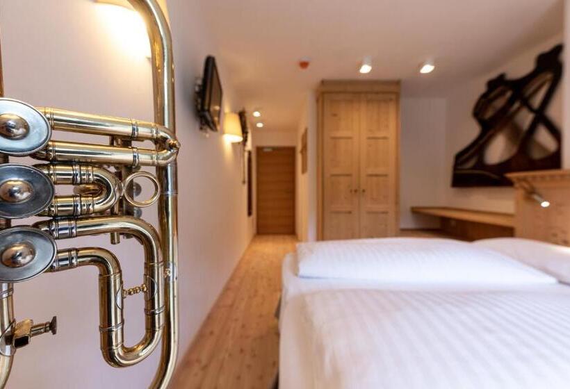 חדר דלוקס עם נוף להרים, Al Plan, A Mountain Moving