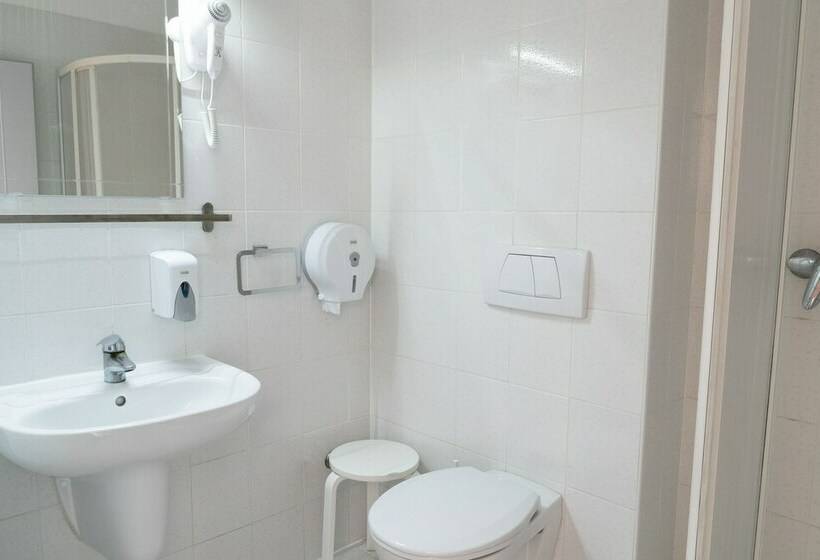 带阳台的标准单人间, Well