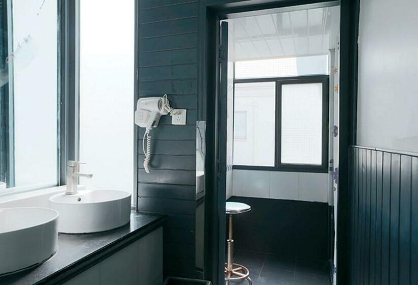 Кровать в Общей Комнате, Kunming Upland International Youth Hostel Near The City Center , 2 Mins Walk To The Green Lake,3 Min