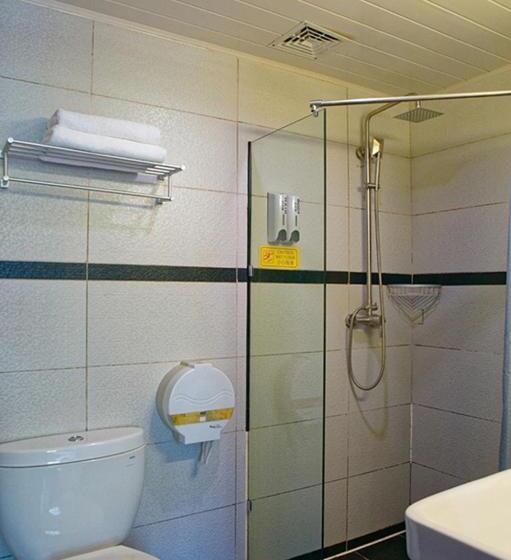 Номер Стандарт, Kunming Upland International Youth Hostel Near The City Center , 2 Mins Walk To The Green Lake,3 Min