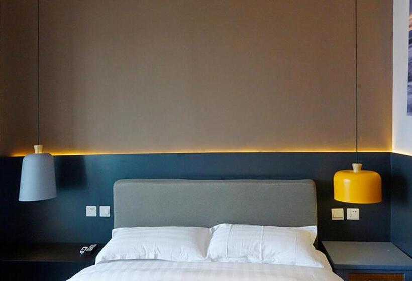 Номер Стандарт, Kunming Upland International Youth Hostel Near The City Center , 2 Mins Walk To The Green Lake,3 Min