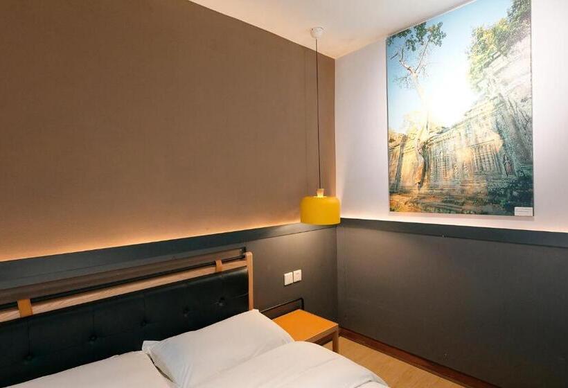 Номер Стандарт, Kunming Upland International Youth Hostel Near The City Center , 2 Mins Walk To The Green Lake,3 Min