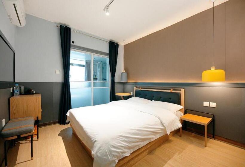 Номер Стандарт, Kunming Upland International Youth Hostel Near The City Center , 2 Mins Walk To The Green Lake,3 Min