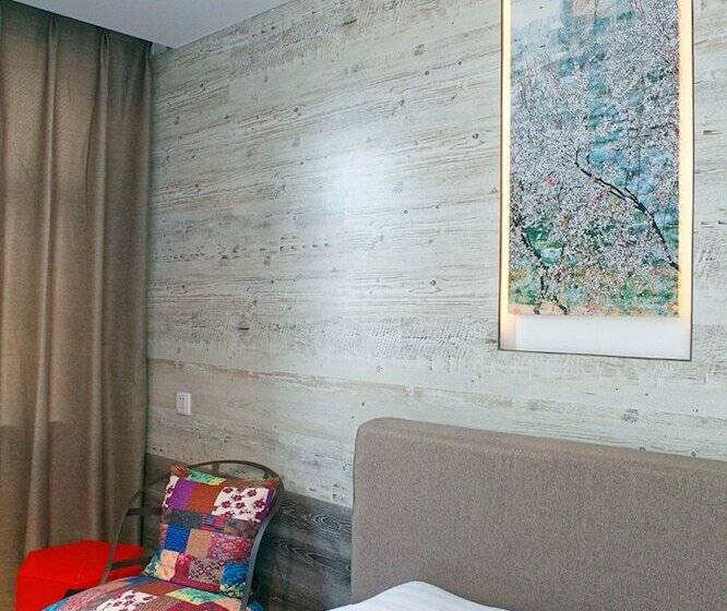 Номер Стандарт, Kunming Upland International Youth Hostel Near The City Center , 2 Mins Walk To The Green Lake,3 Min