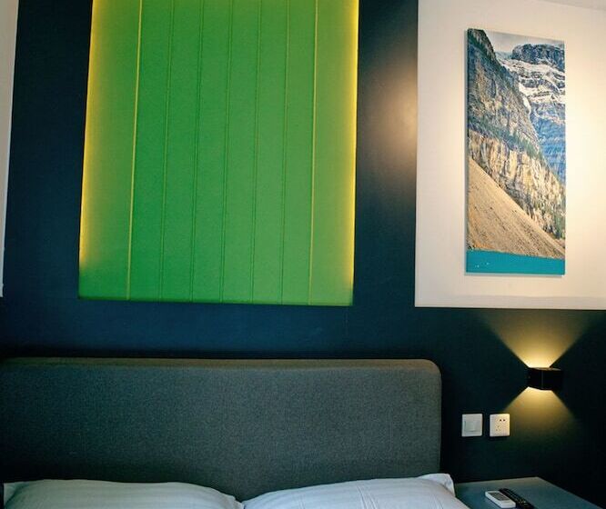 Номер Стандарт, Kunming Upland International Youth Hostel Near The City Center , 2 Mins Walk To The Green Lake,3 Min