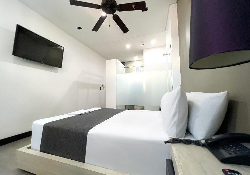 클래식 룸, 47 Medellin Center