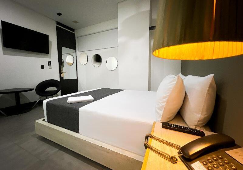 클래식 룸, 47 Medellin Center