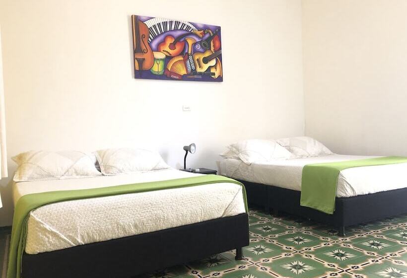 חדר סטנדרט לארבעה, Balcones De Bocagrande