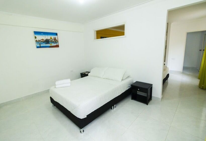 חדר סטנדרט לארבעה, Balcones De Bocagrande