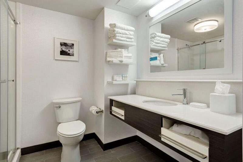 带大床的标准间, Hampton Inn St. Louis Wentzville