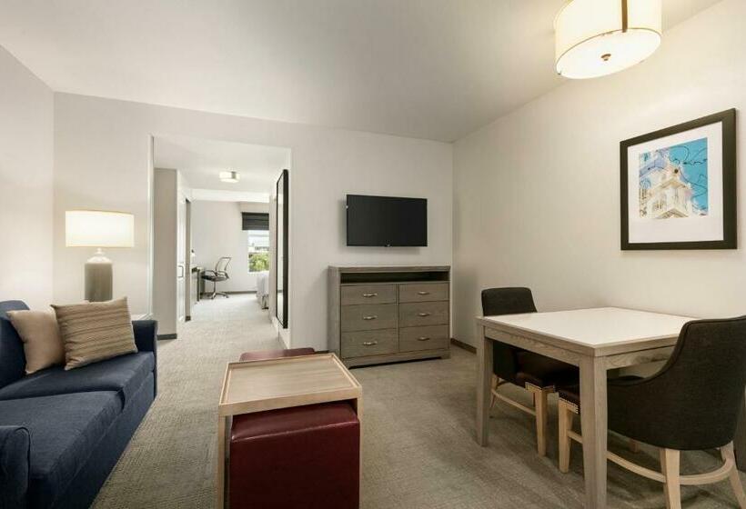 Люкс Deluxe Кровать Кинг, Homewood Suites By Hilton Worcester
