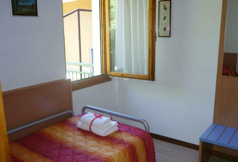 غرفة قياسية فردية, Residence Hotel Maxi