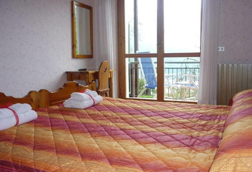 غرفة قياسية مطلّة علي البحيرة, Residence Hotel Maxi