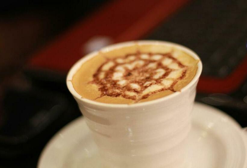 キングサイズベッドのスーペリアルーム, Rest Night Serviced Apartments Al Nafal